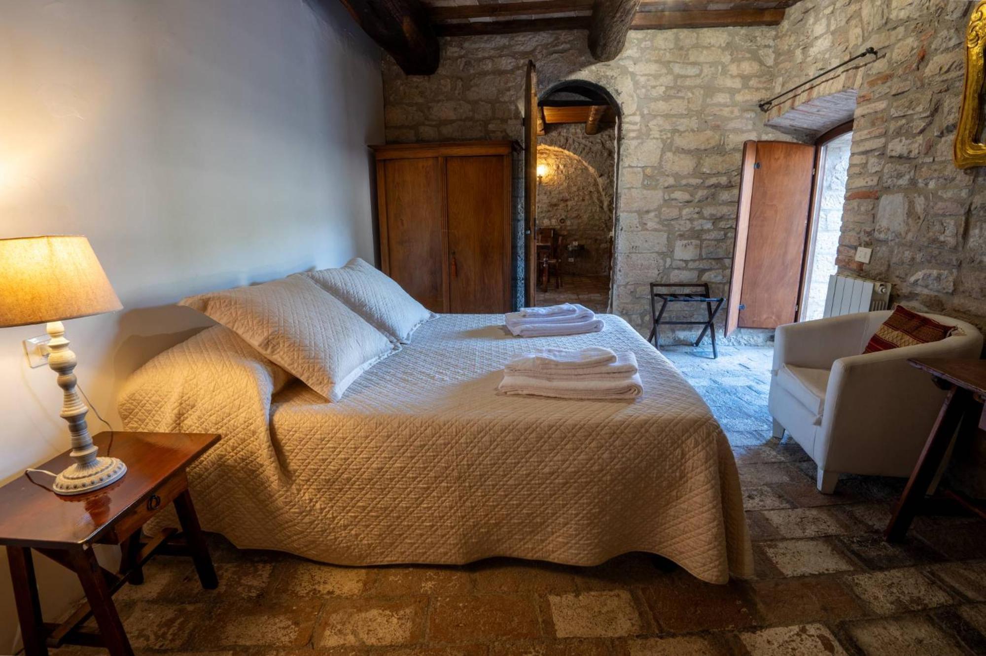 Bed and Breakfast Castello Valenzino Antognola Exterior foto